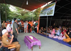 Kunjungi Pengungsi di Tilango, Pemerintah Pastikan Kebutuhan Dasar Terpenuhi
